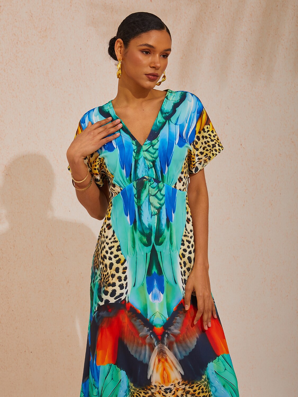 Vestido Largo de Satén con Estampado Floral Abstracto