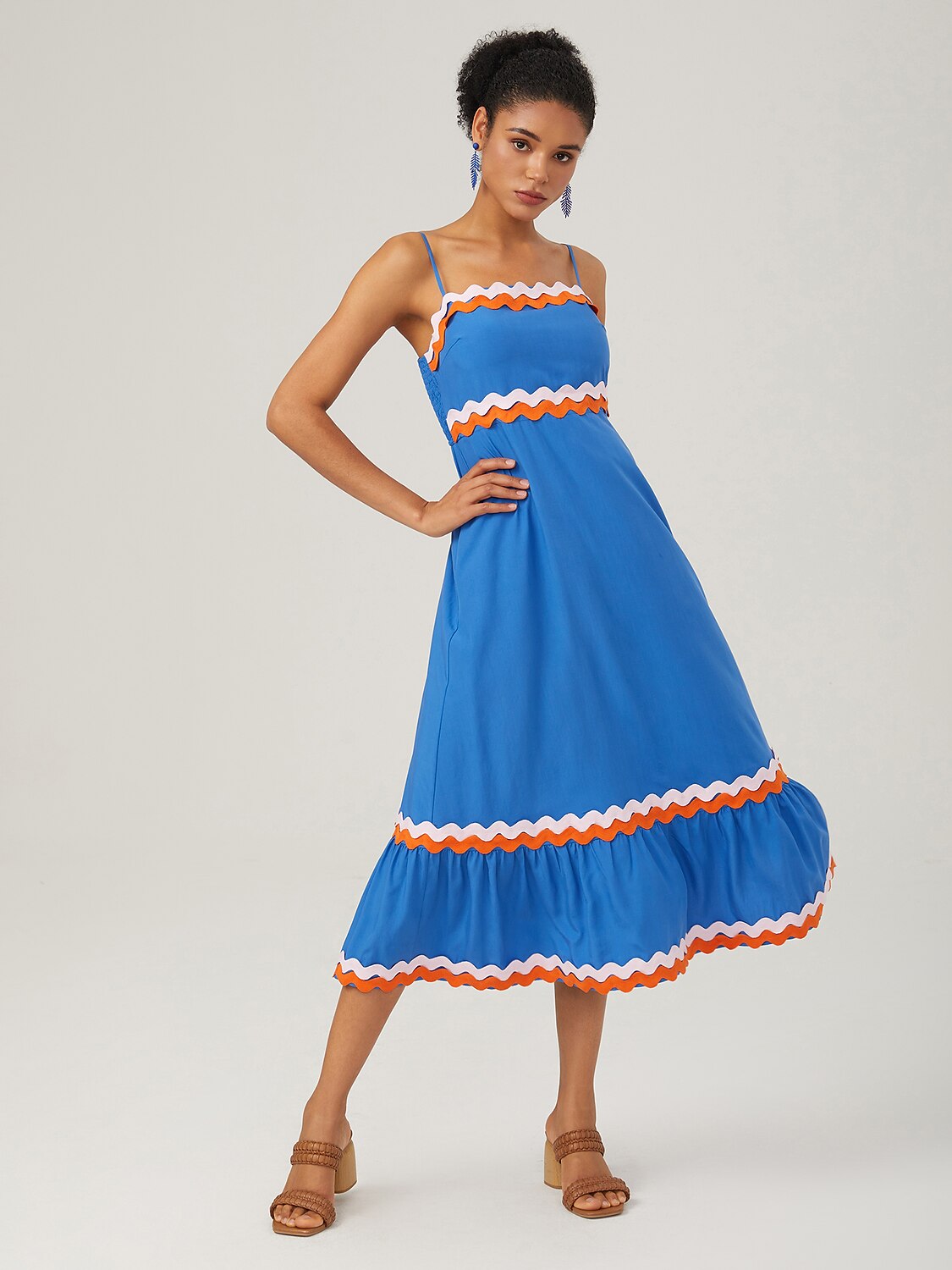 Tencel Cami-Kleid mit Farbblock und Wellensaum