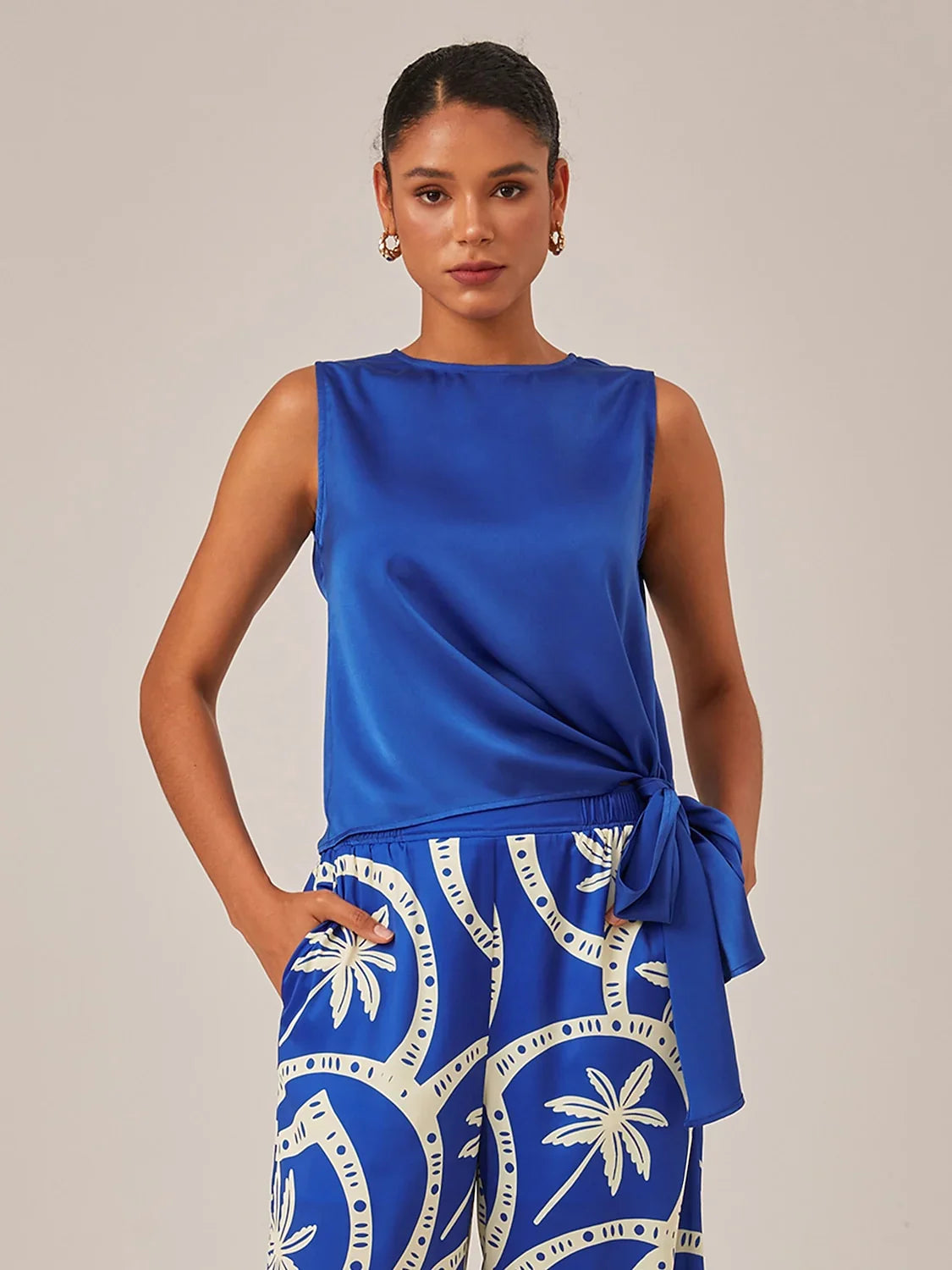 Crew Neck Sleeveless Side Tie Crop Top