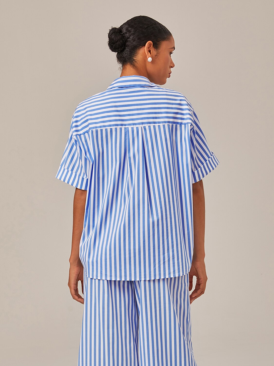 Camisa Oversize de Verano con Bordado y Rayas
