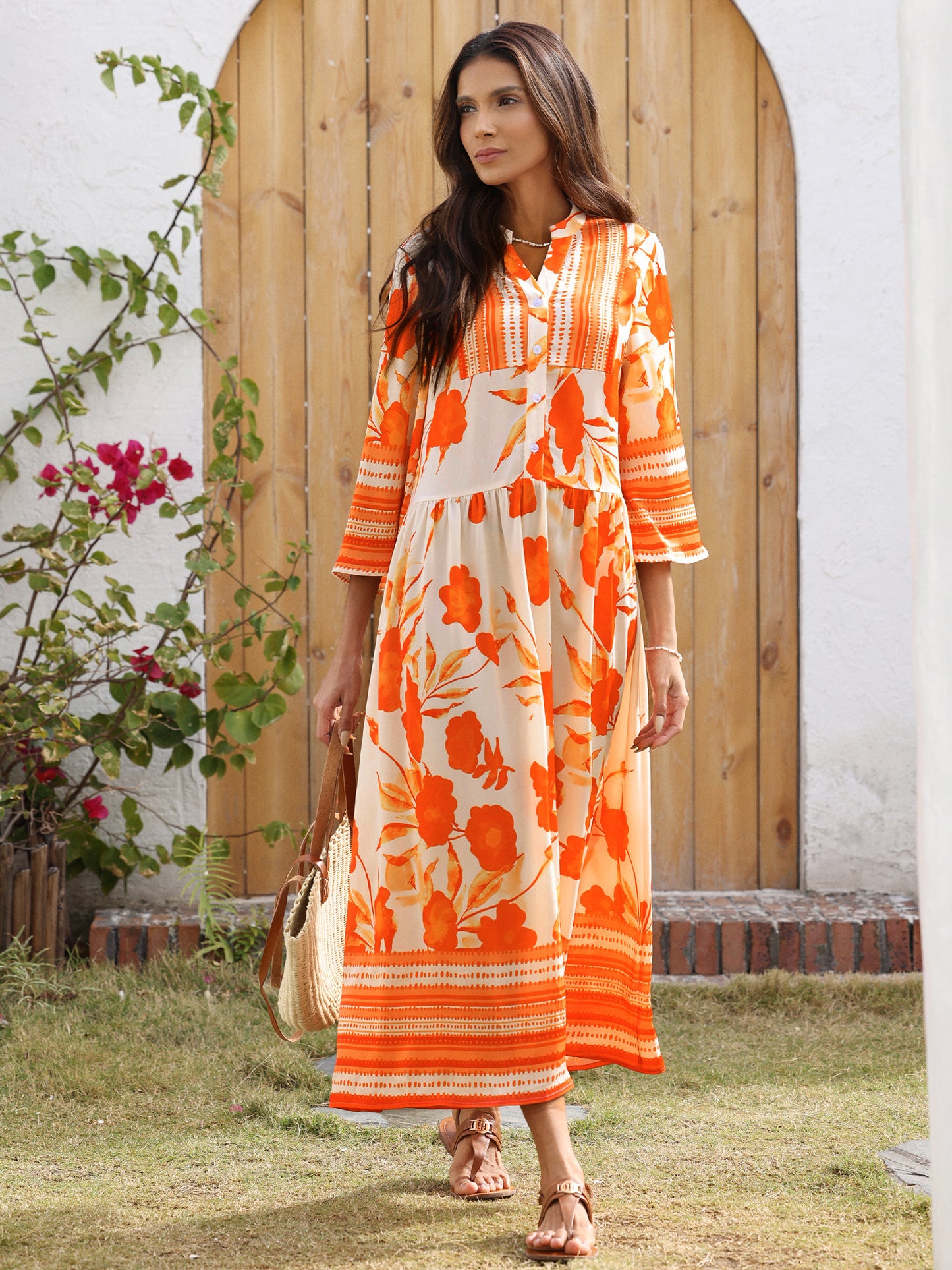 Satin Maxikleid mit Stehkragen und Blumenmuster