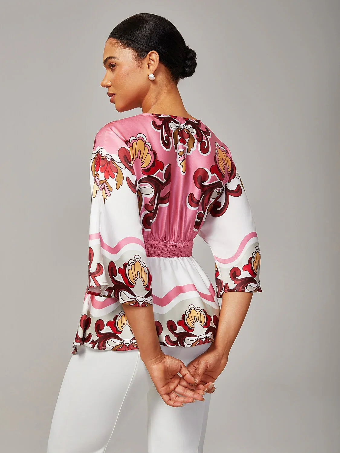 Top de satén con estampado floral rosa