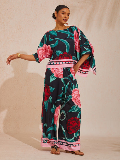 Boho-Paisley-Oberteil aus seidigem Satin mit Dolman-Ärmeln