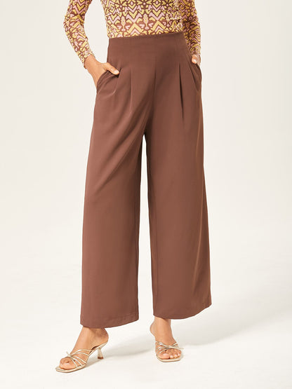 Mochabraune schmal geschnittene Hose mit geradem Bein