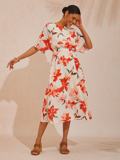 Fließendes Chiffon-Maxikleid „Spring Blooms“ mit Taillenschnürung