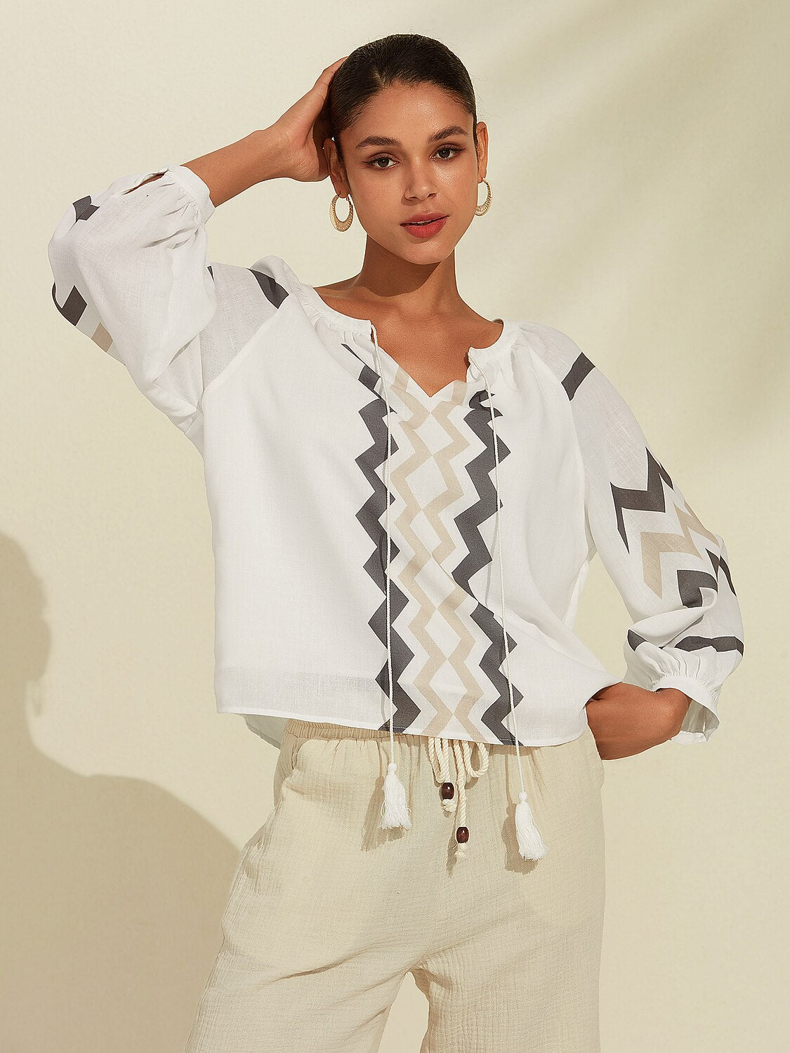 Linen-Like Geometric Puff Sleeve V Neck Top