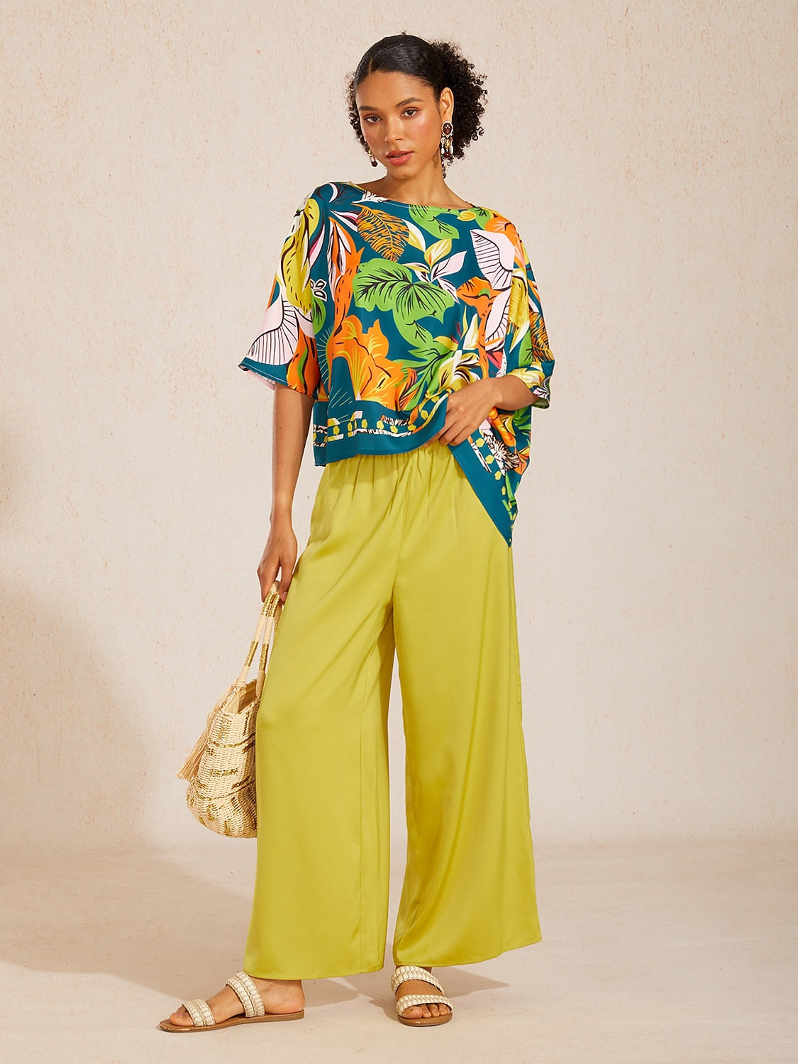 Boho-Paisley-Oberteil aus seidigem Satin mit Dolman-Ärmeln