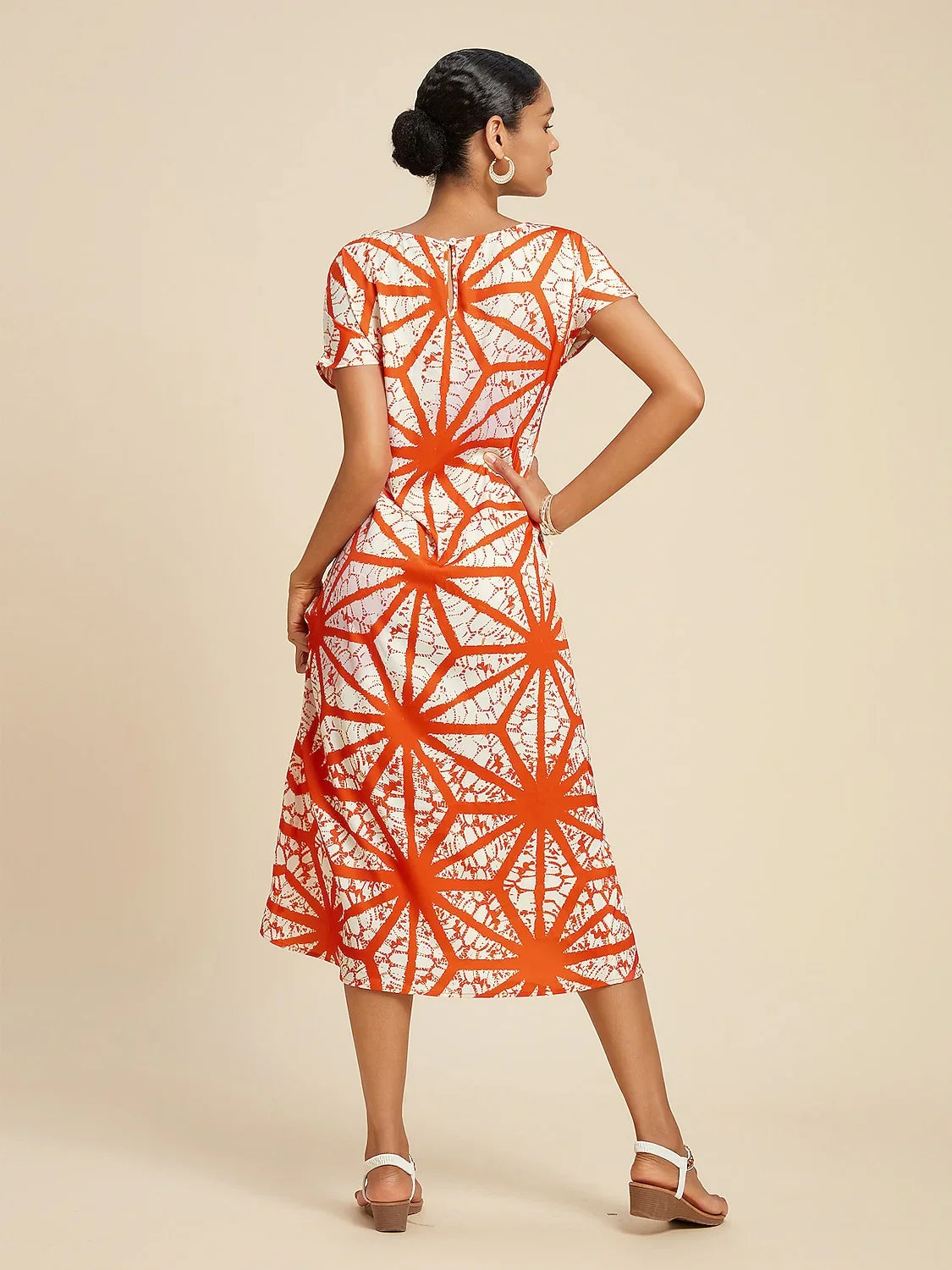 Robe midi en satin style folk à cordon de serrage et fente