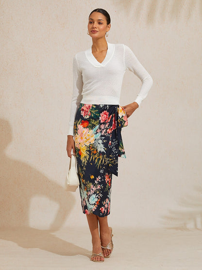 Wavy Detail Thin V-Neck Sweater