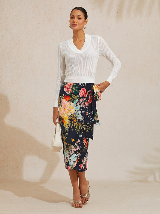Wavy Detail Thin V-Neck Sweater