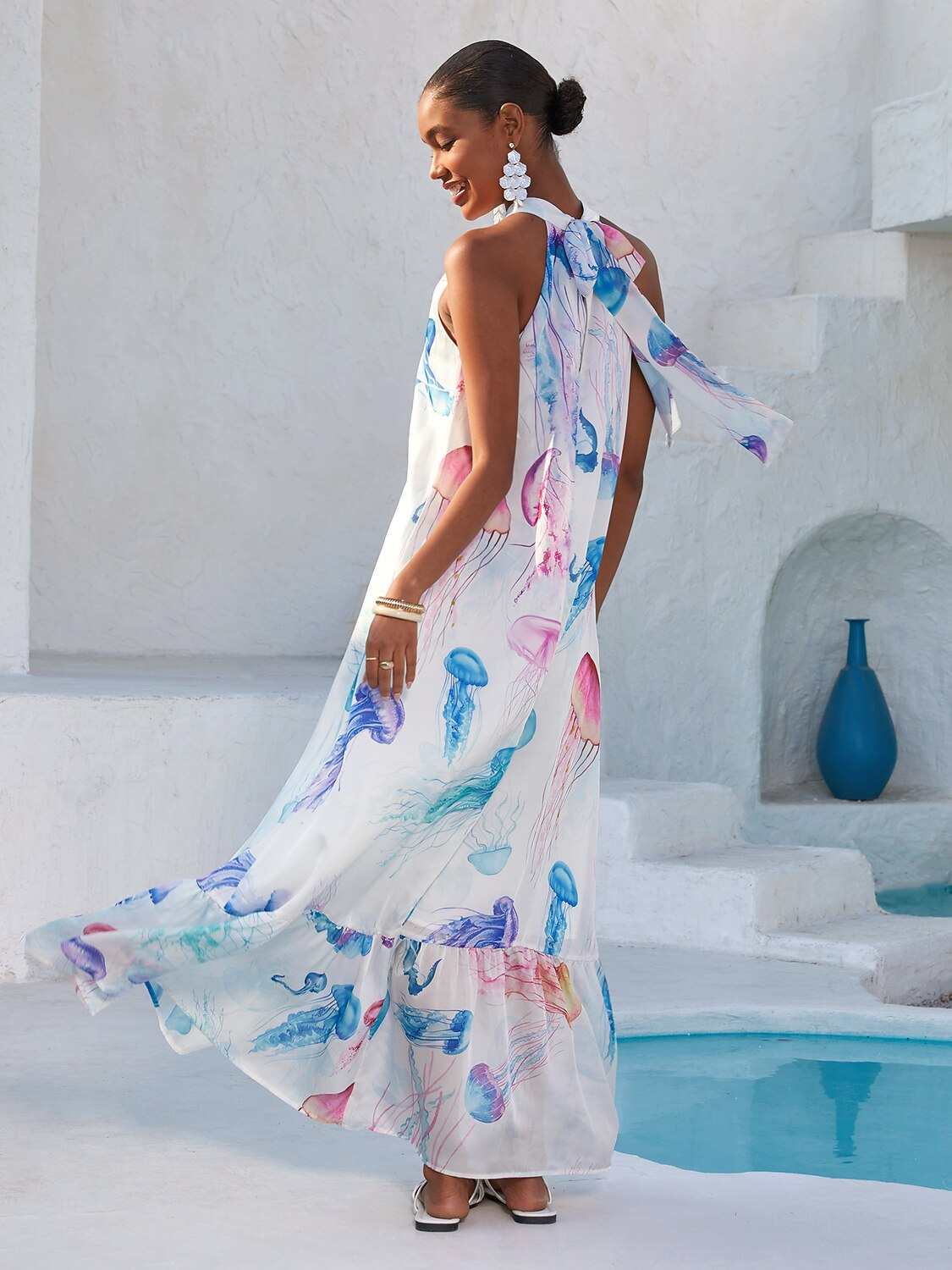 Ätherisches Quallen-Chiffon-Maxikleid mit schwebendem Design
