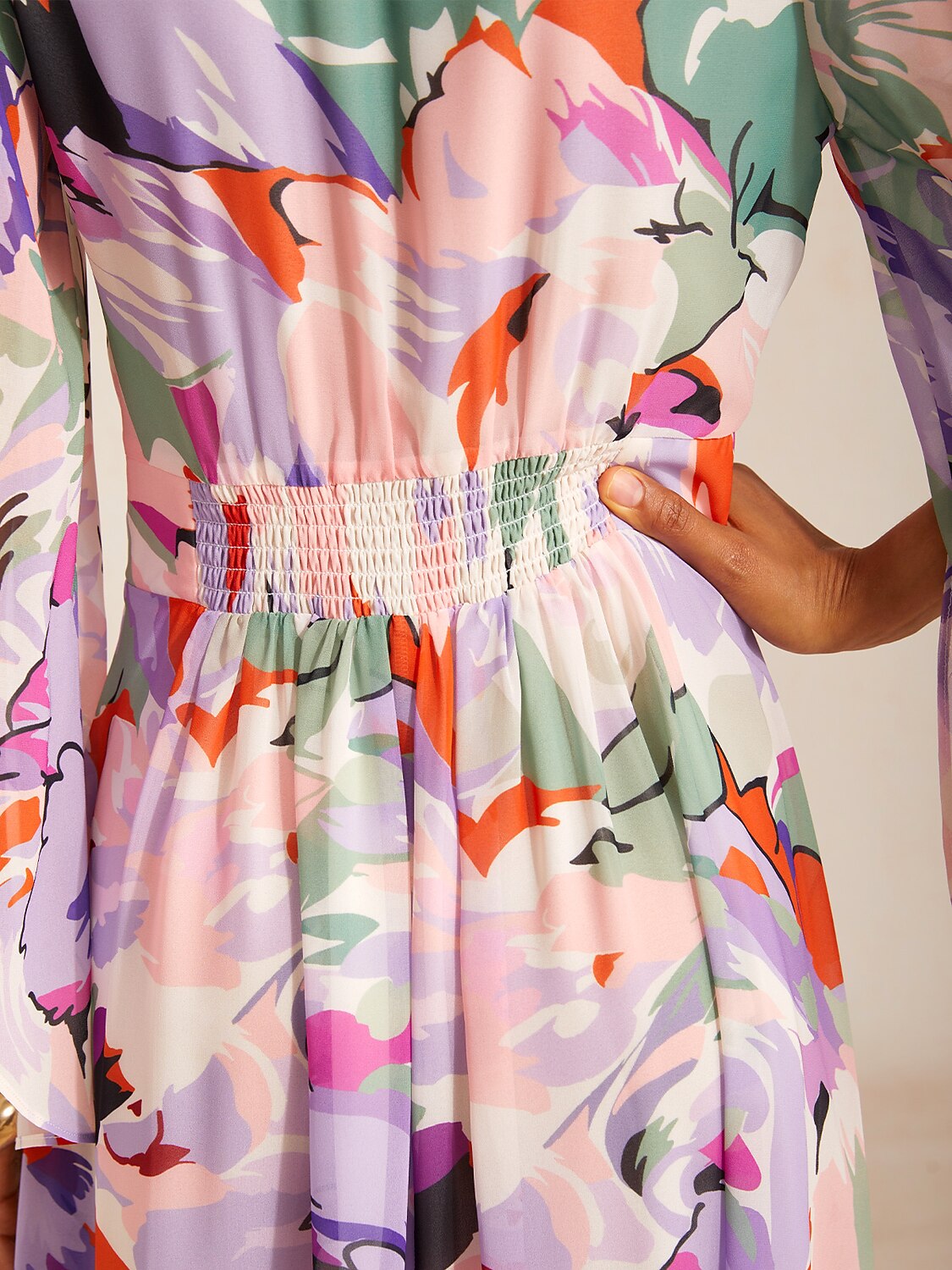 Robe maxi en chiffon à imprimé floral et manches évasées