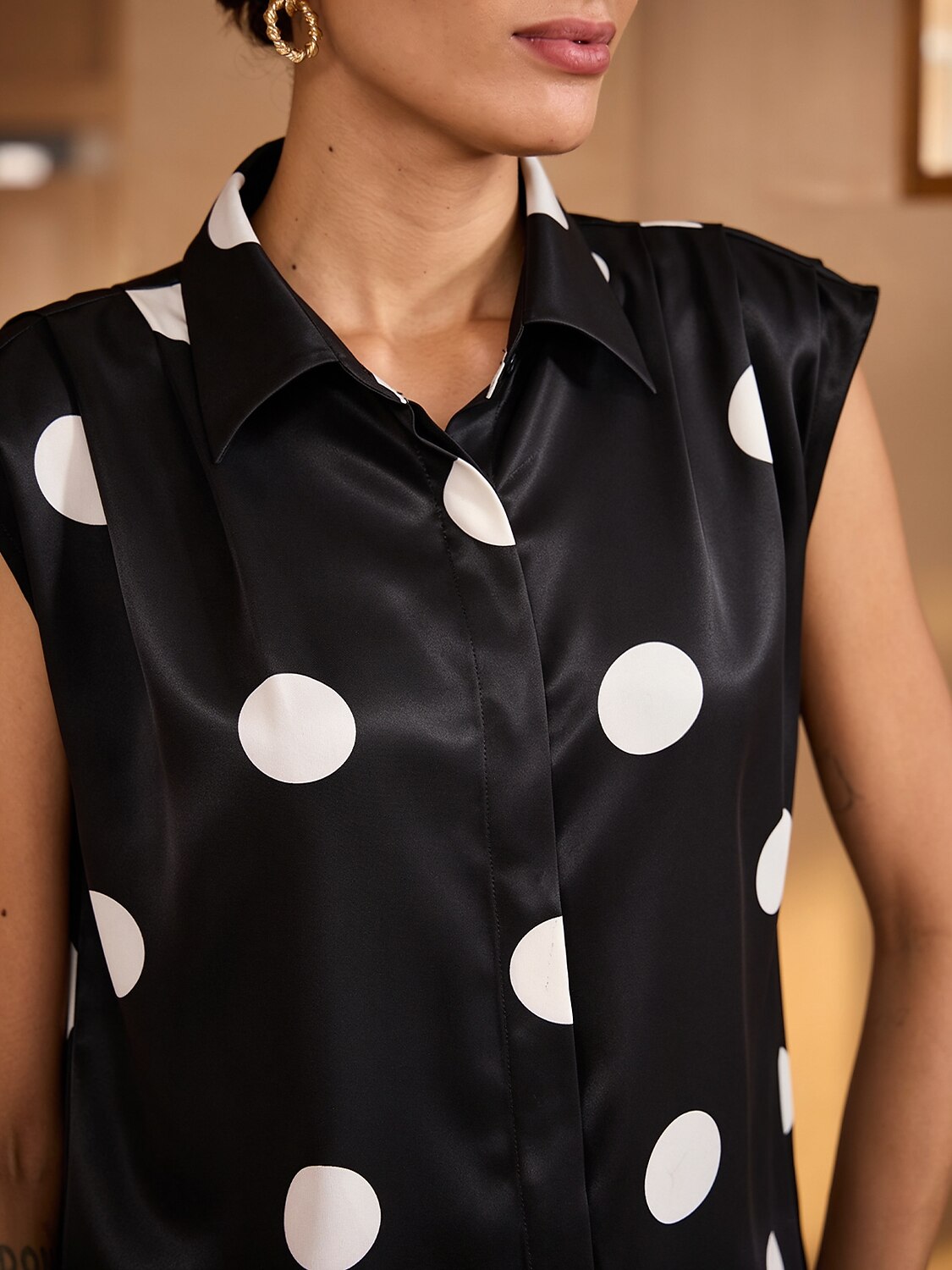 Elegant Polka Dot Cotton Like Shoulder Top