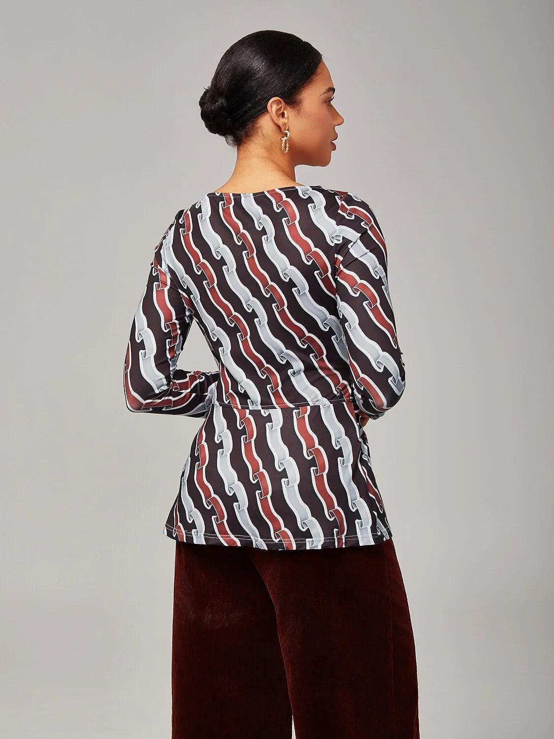 Ripple Print Stretch Off-Shoulder Top