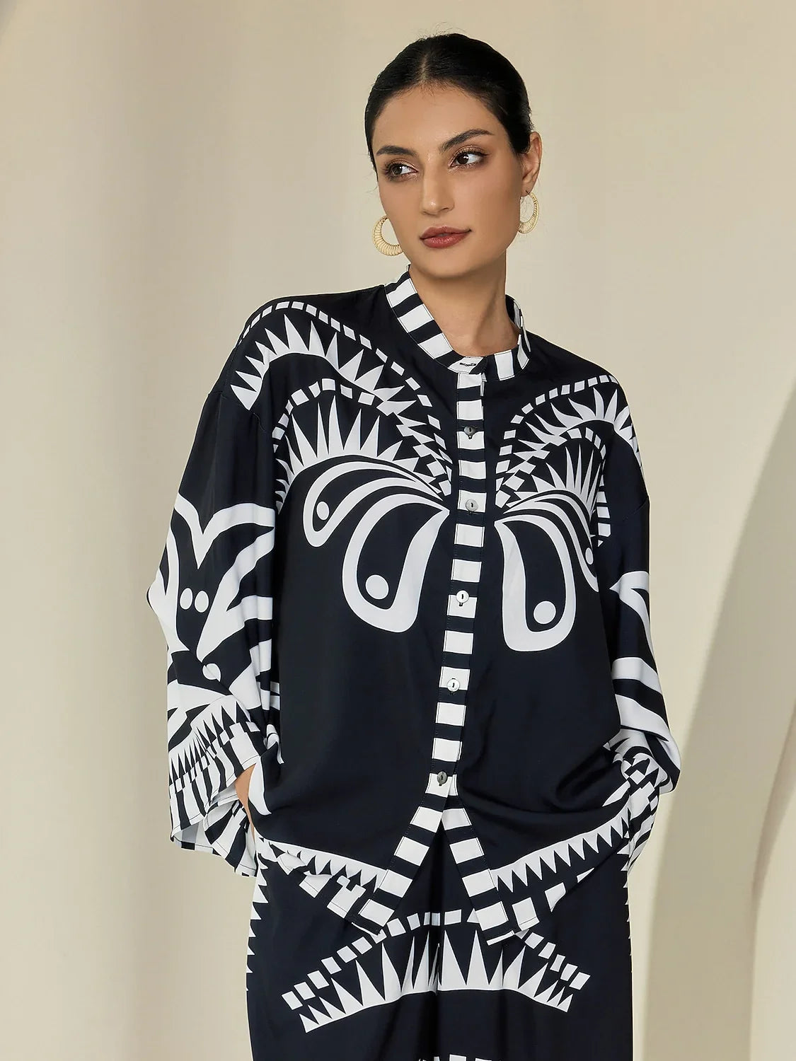 Blouse Évasée à Imprimé Géométrique Satiné Noir