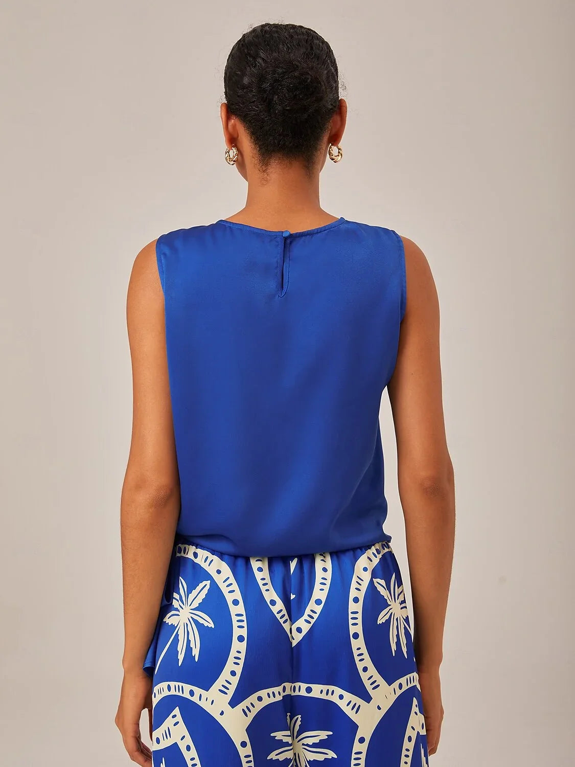 Crew Neck Sleeveless Side Tie Crop Top