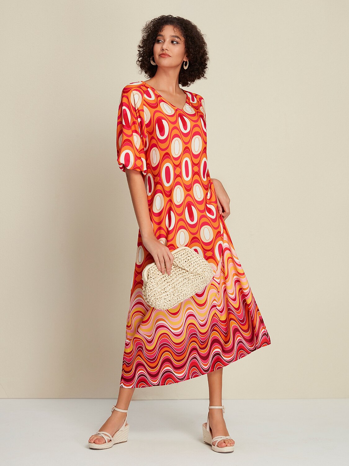 Boho-Style Satin Maxikleid mit Linien und Wellen