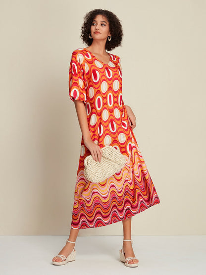Boho-Style Satin Maxikleid mit Linien und Wellen