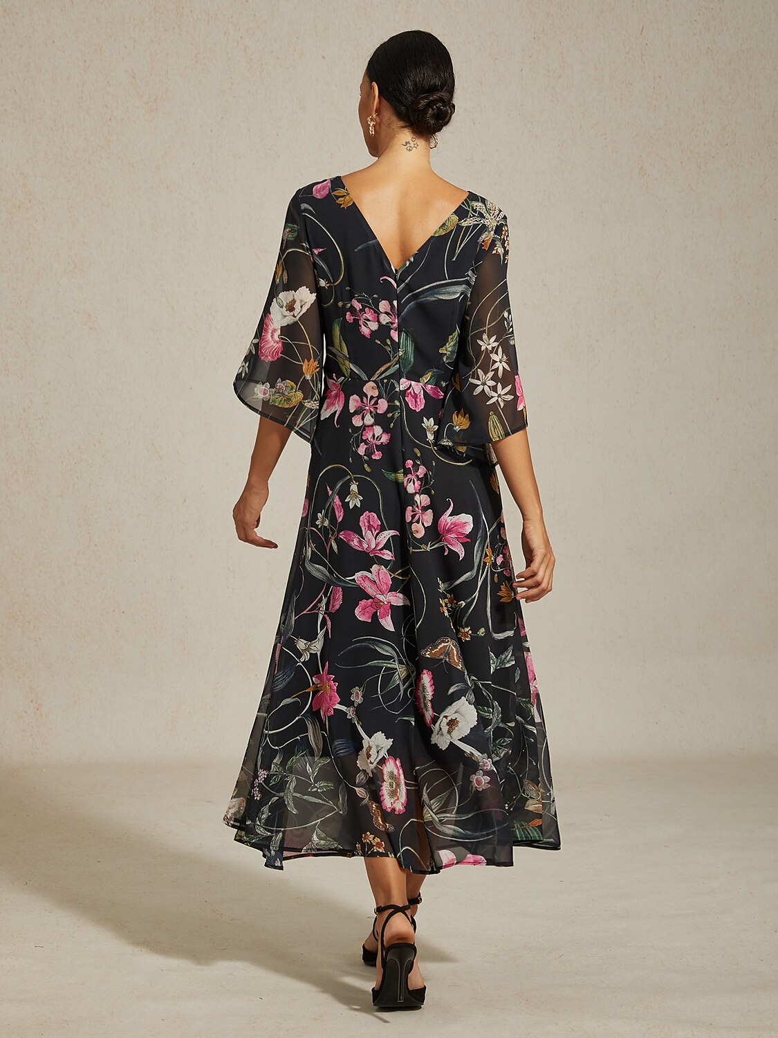 Jungle-Schmetterling Fließendes Chiffon-Maxikleid
