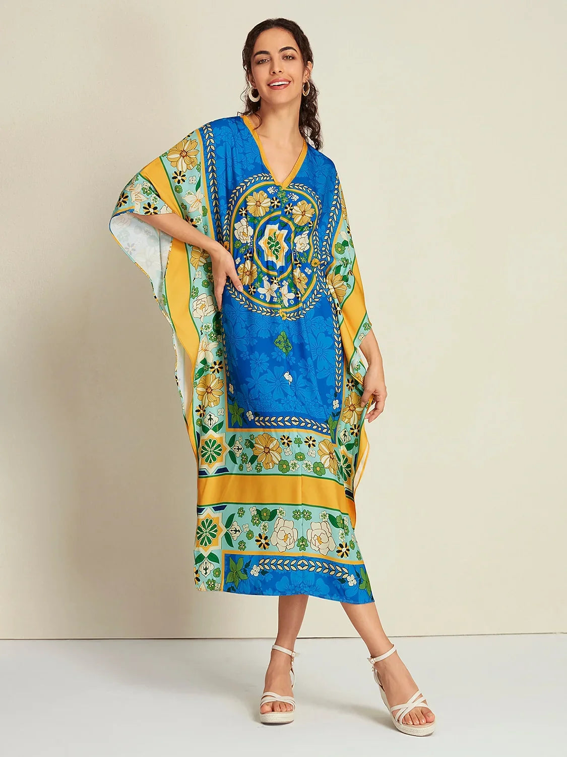 Robe caftan mi longue raglan à imprimé bandana en satin