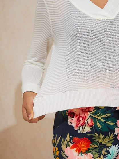 Wavy Detail Thin V-Neck Sweater