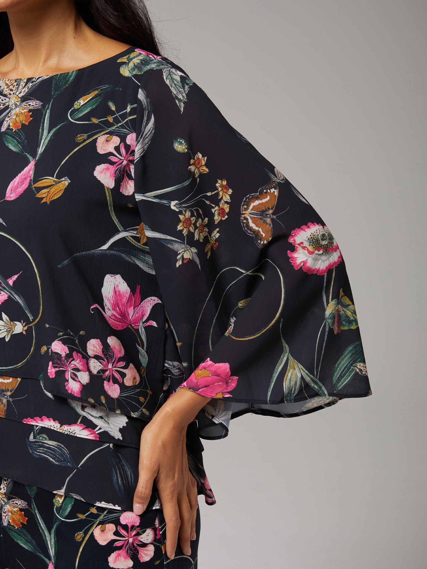 Black Chiffon Floral Print 3/4 Loose Round Blouse