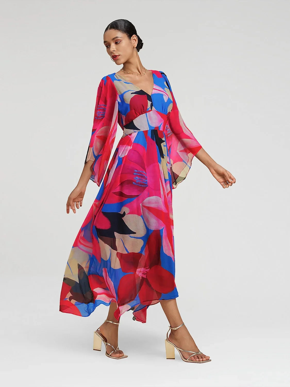 Robe maxi en chiffon à imprimé floral et manches évasées