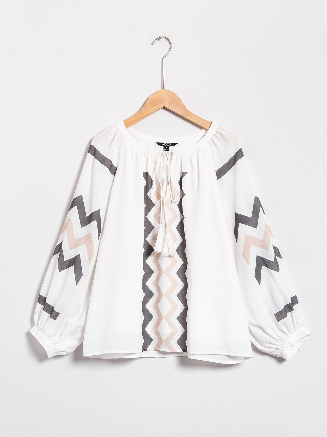 Linen-Like Geometric Puff Sleeve V Neck Top