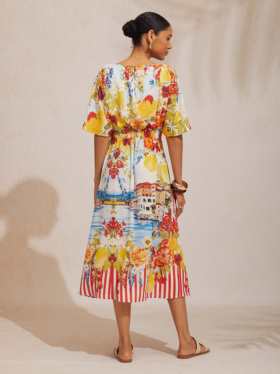 Fließendes Chiffon-Maxikleid „Spring Blooms“ mit Taillenschnürung