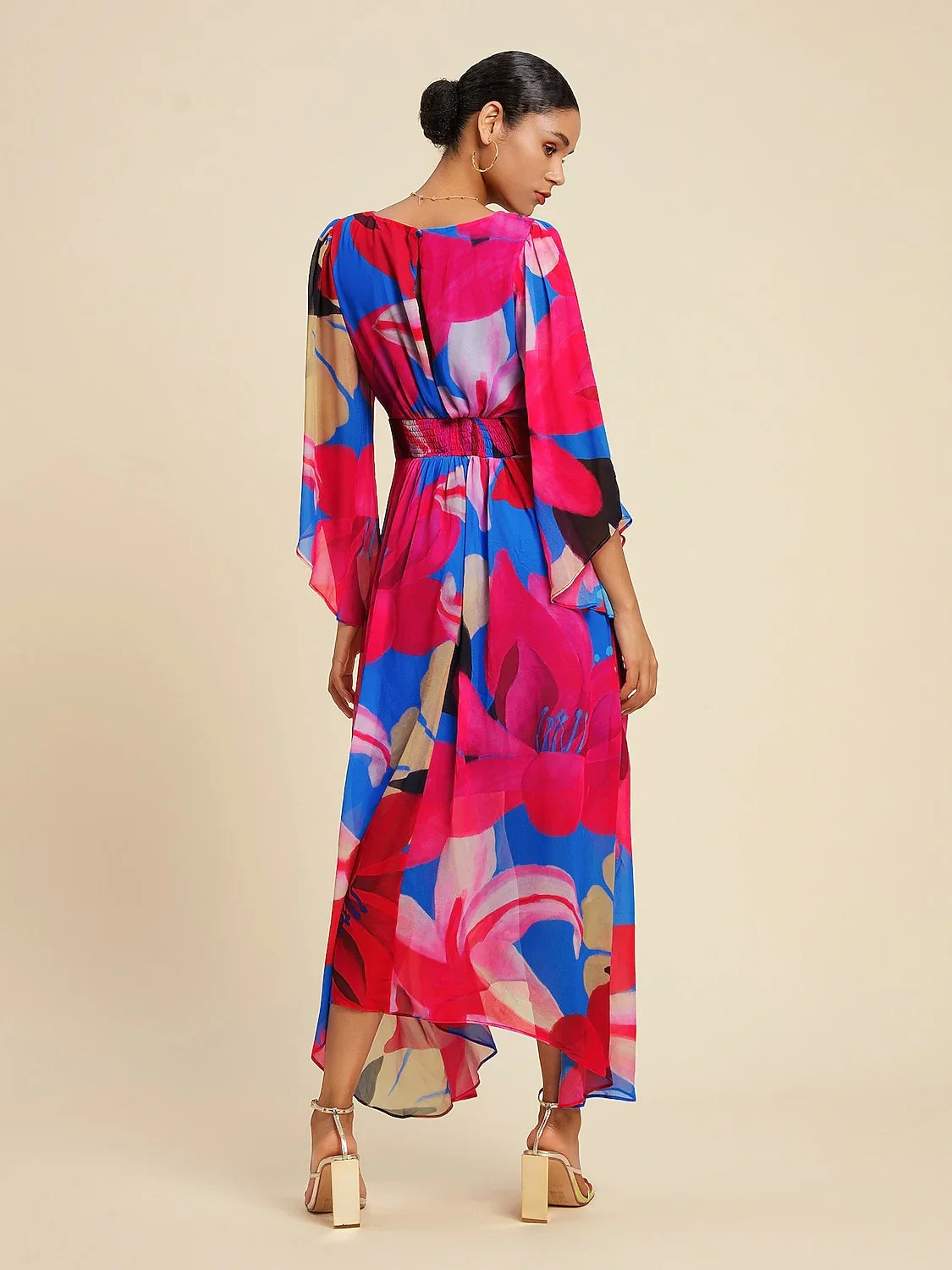 Robe maxi en chiffon à imprimé floral et manches évasées