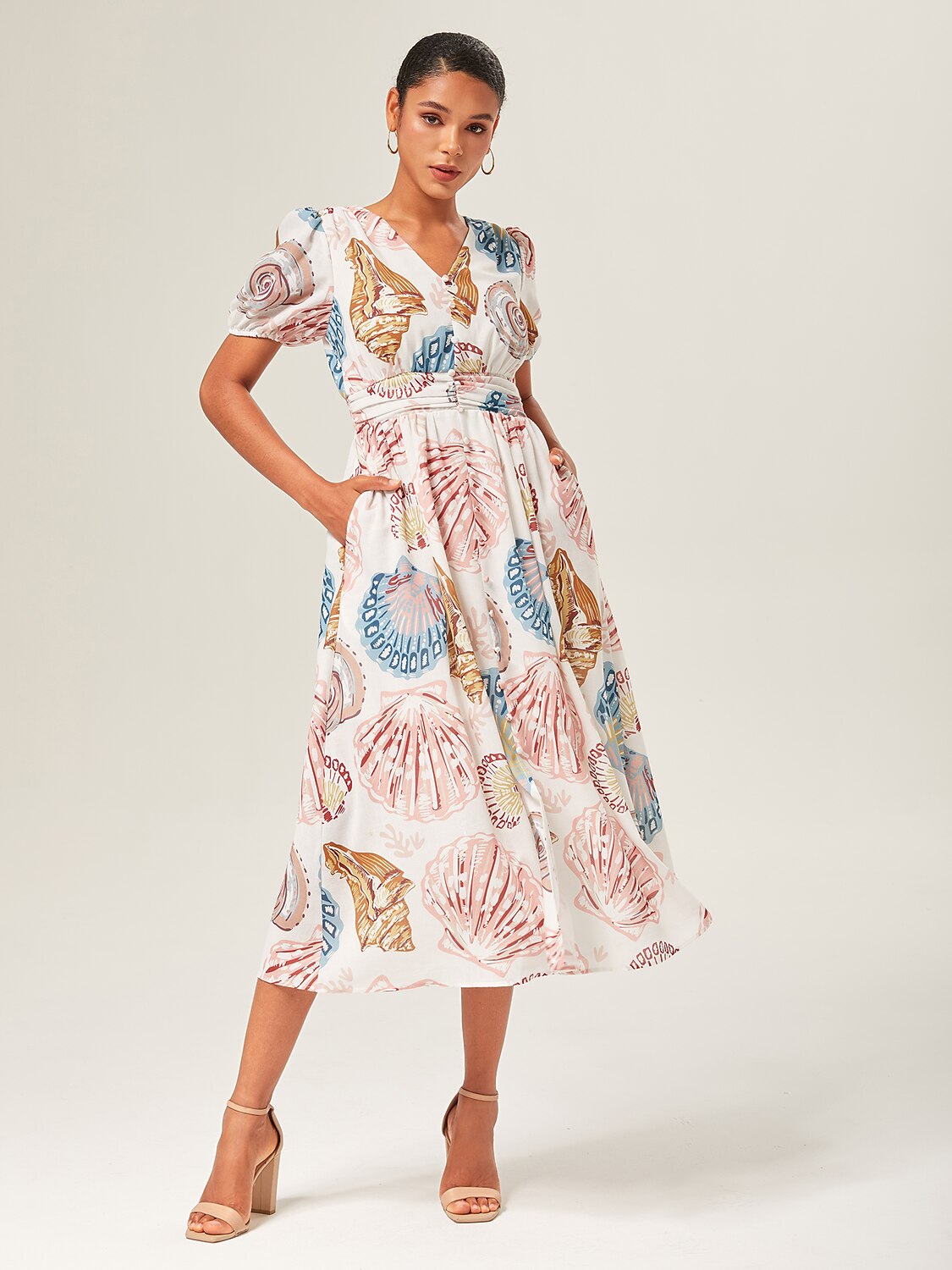 Leinenähnliches, gesmoktes Midikleid mit Muschelmuster
