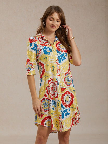 Robe d'été courte en satin imprimé floral jaune
